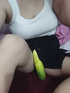Evelyn_9 webcam