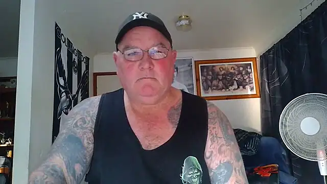 KINKYBLUEYES69 webcam