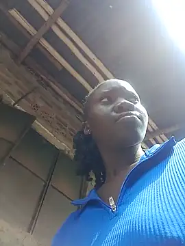 Black_juicy24 webcam