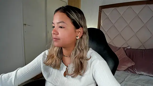 dulce_lyraa1 webcam