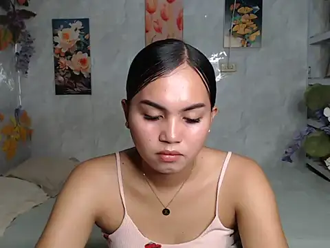ur_asiankat webcam