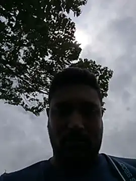 AdnanHotBoyxx webcam