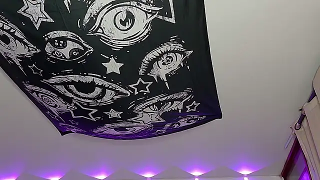 BellaaVixeen webcam