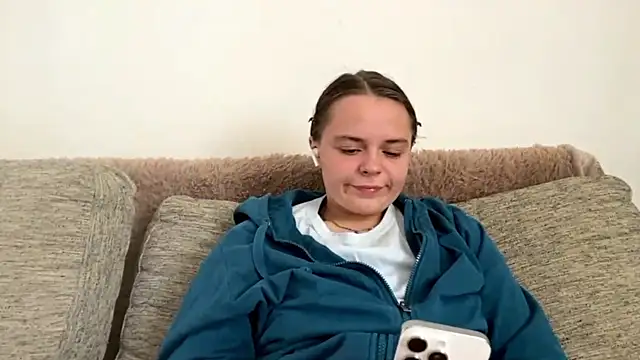 LorileeKaliszewski webcam