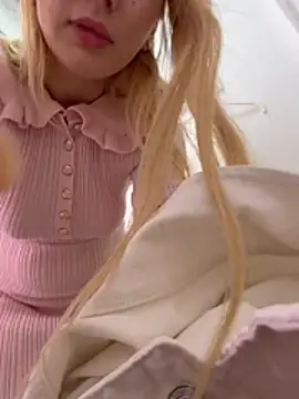 AmmyInPublic webcam