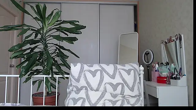 ShyEvaa webcam