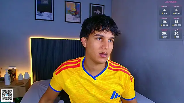 Leo_Savage_ webcam