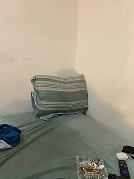 bigdick211292 live cam on StripChat