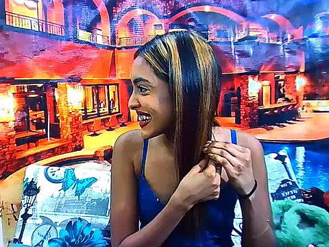 IndianPretty14u2Luv webcam