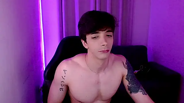 H3ll_B0I webcam