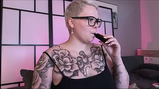 LikaBerry1 webcam