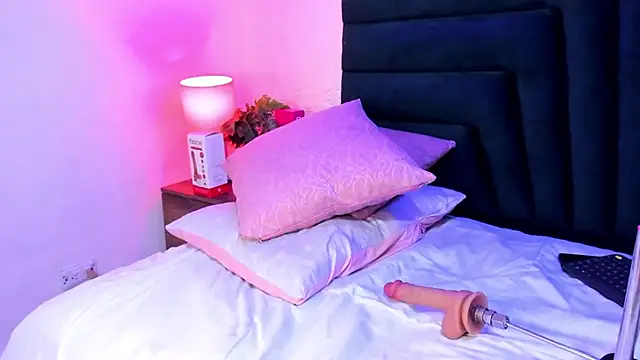 VictoriaRouge_ webcam