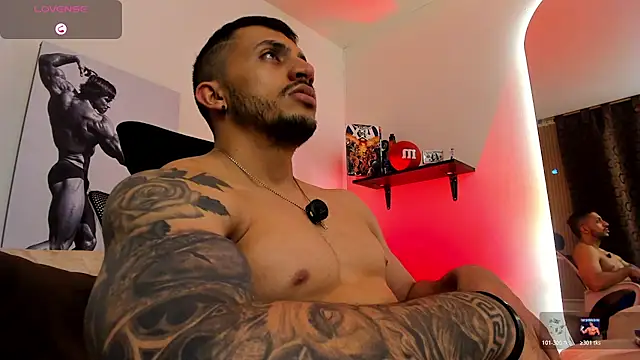 LiamReigns_ webcam