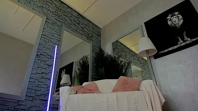 Reina_Cummings webcam