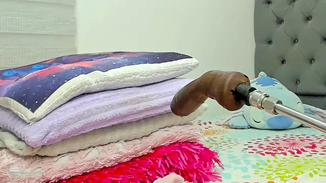 Elizabeth_18_ webcam