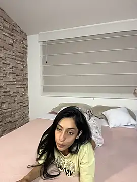 Lucyjoi webcam