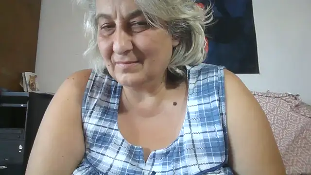 ExquisiteMature webcam
