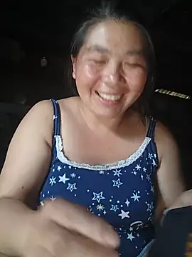 quynhkoolbae webcam