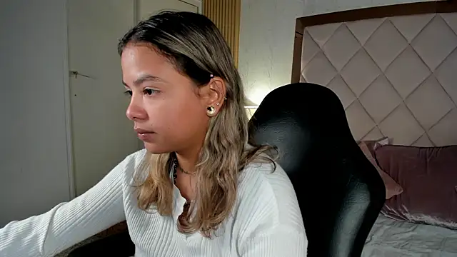 dulce_lyraa1 webcam