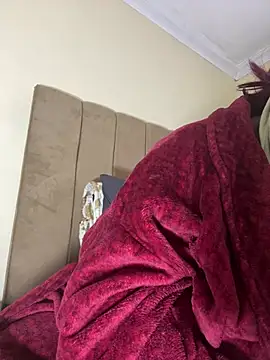 MaskedBootyLicious28 webcam