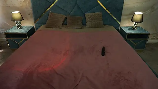 SinfulKittenn webcam