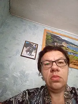 Olena72531 webcam