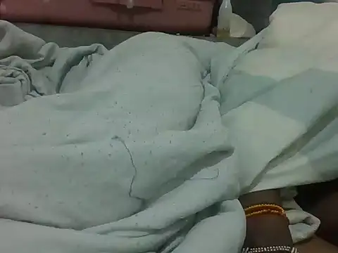nasty-petite webcam