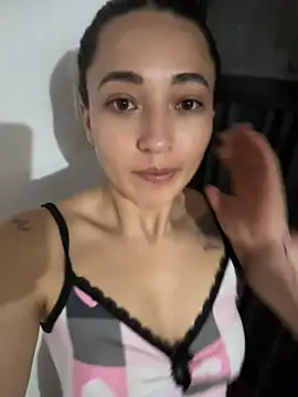 HollyAngel2 webcam