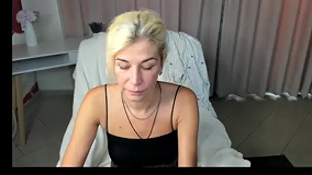 Emilia_Wilss webcam