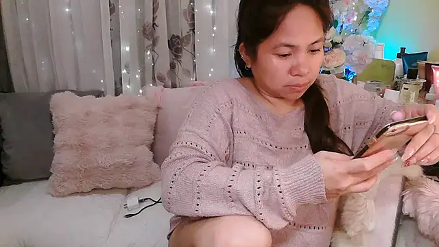 OhmyPinay webcam