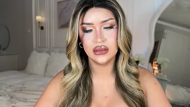 Your_Majesty_Tyra webcam
