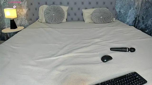 LucyLovelyy webcam