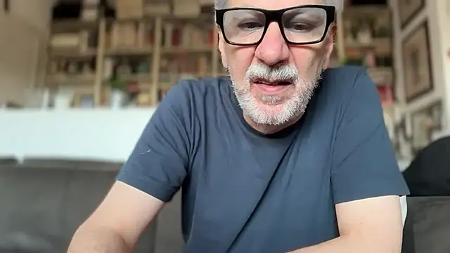EATmyCUM03 webcam