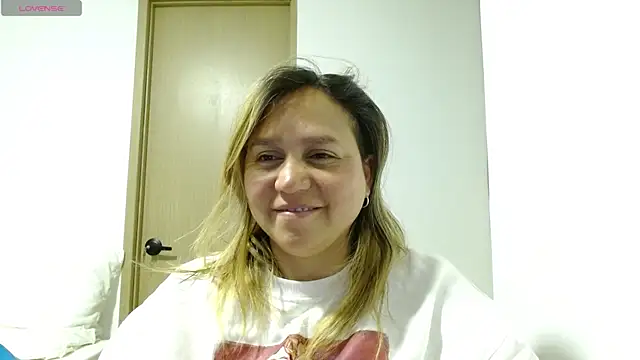 LauraReeves webcam