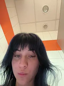 Only_April webcam