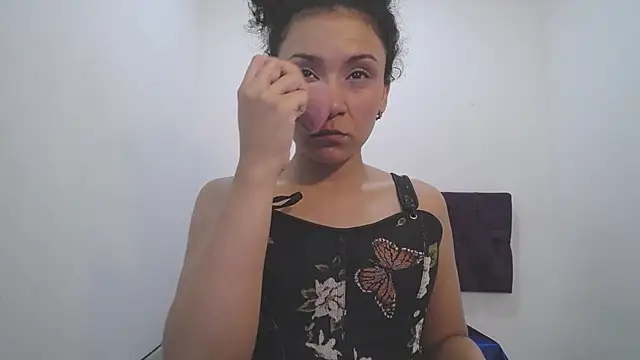 Little18Doll webcam