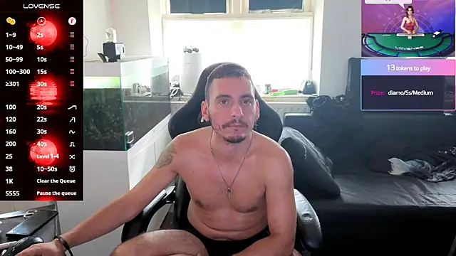 Rayzel_White webcam