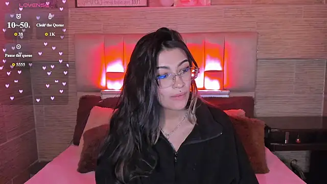 mia_devine_ webcam