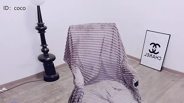 Flirty-001 webcam