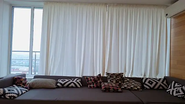 AliciaBrooks webcam
