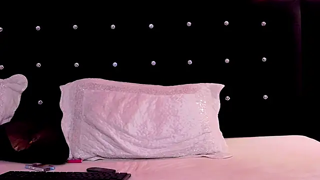 TaniaBliss webcam