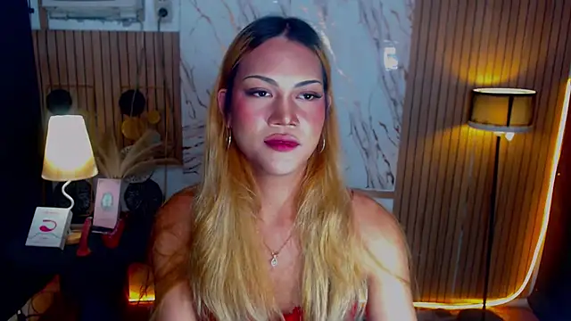 Ellue - Trans webcam sex chat