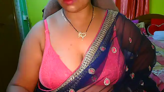 kritika_21 (F milf) - boobs oiling