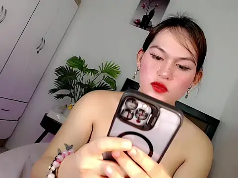 Miss_twinny21 webcam