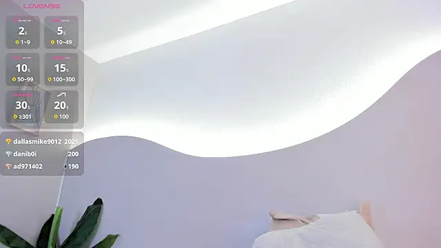 Lia_Guzman live webcam