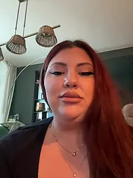 CurvyKimmy1 webcam