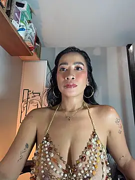 AsianMilfSheryl webcam