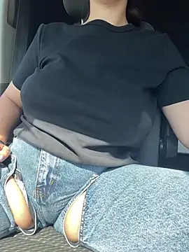 brunettemilf01 webcam