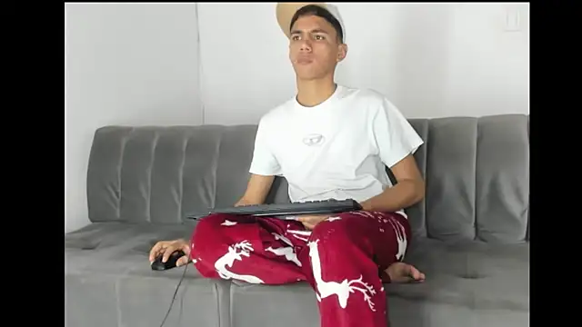 Charlie_Scorpion webcam