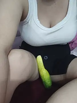 Evelyn_9 webcam